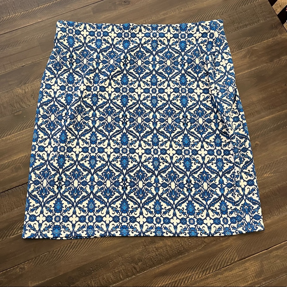 Roz and Ali scroll print skirt